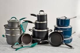 A set of none sticky pots 1