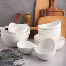A set of classy serving bowls 1